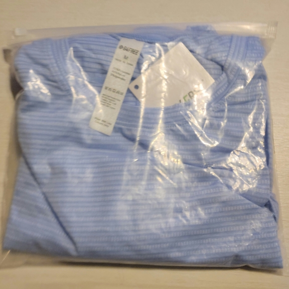 G4FREE Medium Women Active Yoga Shirt Sky Blue NEW - Picture 4 of 4